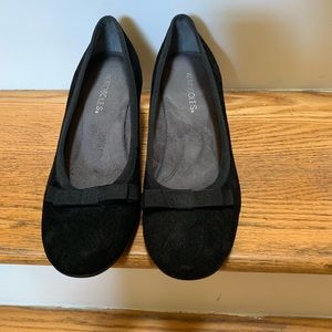 Aerosoles black suede shoes